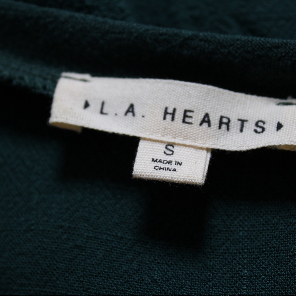 L.A. HEARTS Women's Linen Peplum Tank Top - Picture 3 of 4